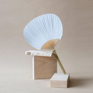 Pai pai fabricado em madeira de bambu e papel