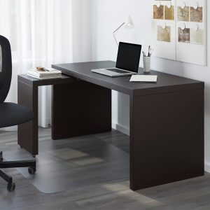 Secretária MALM com painel extraível castanha