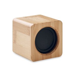 Coluna sem fios em bambu com formato quadrado